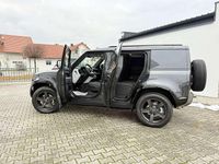 Neu Land Rover Defender SE Dynamic 249 PS (183 kW) 2025 Carpathian grey SUV