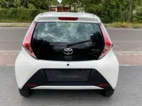Gebraucht Toyota Aygo 70 PS (51 kW) 2015 Weiß Kleinwagen