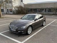 Gebraucht BMW 318 143 PS (105 kW) 2012 Braun Limousine