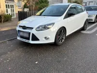 Gebraucht Ford Focus 85 PS (62 kW) 2012 Weiß Limousine