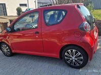 Gebraucht Toyota Aygo 68 PS (50 kW) 2010 Rot Kleinwagen