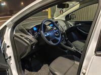 Gebraucht Ford Focus 125 PS (91 kW) 2011 Weiß Limousine