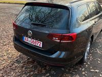 Gebraucht VW Passat 150 PS (110 kW) 2019 Grau Kombi