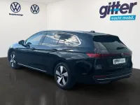 Gebraucht VW Passat IQ Drive 150 PS (110 kW) 2025 Grenadillschwarz metallic Kombi