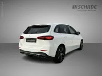 Gebraucht Mercedes B200 Progressive 163 PS (119 kW) 2024 Weiß Kleinwagen