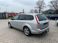 Usata Ford Focus 105 CV (77 kW) 2010 Argento Station wagon