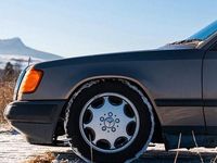 Gebraucht Mercedes E230 132 PS (97 kW) 1984 Braun Limousine