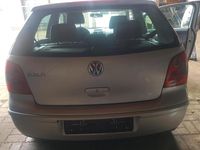 Gebraucht VW Polo 54 PS (39 kW) 2004 Silber Kleinwagen