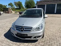 Gebraucht Mercedes B180 109 PS (80 kW) 2011 Silber Kleinwagen