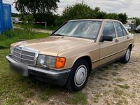 Second-hand Mercedes 190 122 CP (89 kW) 1984 Berlinǎ