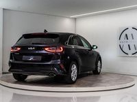 Second-hand Kia Ceed 120 CP (88 kW) 2022 Negru Hatchback