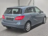 Gebraucht Mercedes B200 156 PS (114 kW) 2012 Universumblau met. Kleinwagen
