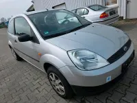 Używany Ford Fiesta 80 KM (58 kW) 2004 Srebrny Hatchback