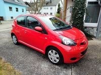 Gebraucht Toyota Aygo 68 PS (50 kW) 2010 Rot Kleinwagen
