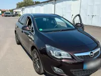 Gebraucht Opel Astra 140 PS (102 kW) 2012 Rot Kombi