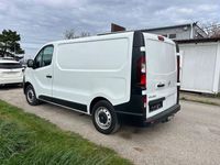 Gebraucht Opel Vivaro 121 PS (88 kW) 2018 Weiß Van / Kleinbus