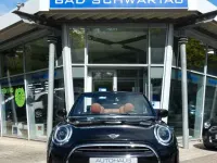 Gebraucht Mini One Cabriolet Classic 102 PS (75 kW) 2021 Midnight black metallic Cabrio