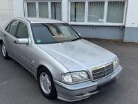 Gebraucht Mercedes C220 125 PS (91 kW) 1998 Silber Limousine
