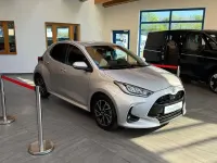 Gebraucht Toyota Yaris 125 PS (91 kW) 2021 Silber (metallic) Kleinwagen