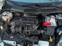 Gebraucht Ford Fiesta 60 PS (44 kW) 2009 Weiß Kleinwagen