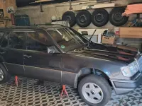 Gebraucht Mercedes 230 136 PS (100 kW) 1991 Schwarz Kombi