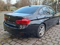Gebraucht BMW 318 Advantage 136 PS (100 kW) 2017 Schwarz Limousine
