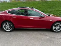 Usata Tesla Model S 309 kW (421 CV) 2013 Rosso Utilitaria