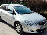 Gebraucht Opel Astra 95 PS (69 kW) 2011 Silber Kombi