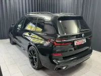 Gebraucht BMW X7 M Sport 352 PS (258 kW) 2023 Schwarz SUV