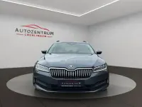 Gebraucht Skoda Superb 150 PS (110 kW) 2021 Seda quartz/quartz grey Kombi
