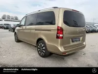 Gebraucht Mercedes V220 163 PS (119 kW) 2024 Gold Van / Kleinbus