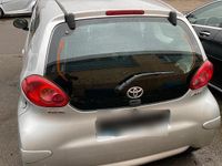 Gebraucht Toyota Aygo 68 PS (50 kW) 2006 Silber Kleinwagen