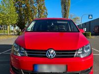 Second-hand VW Sharan 140 CP (102 kW) 2014 Roșu Monovolum