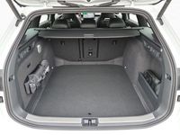 Gebraucht Skoda Superb SportLine 150 PS (110 kW) 2026 Kristallweiß uni Kombi