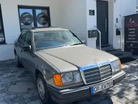 Gebraucht Mercedes E230 132 PS (97 kW) 1987 Braun Limousine