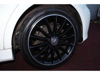 Gebraucht Mercedes A200 156 PS (114 kW) 2016 Calcitweiss/zirrusweiss Limousine