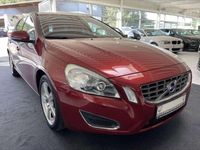 Gebraucht Volvo V60 Momentum 163 PS (119 kW) 2011 Rot Kombi