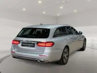 Gebraucht Mercedes E220 Avantgarde 200 PS (147 kW) 2022 Metalliclack hightechsilber Kombi