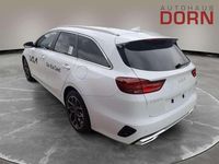 Neu Kia Ceed Spirit 140 PS (102 kW) 2025 Carraraweiss Kleinwagen