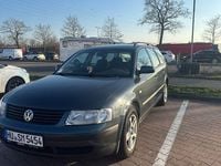 Gebraucht VW Passat Comfortline 101 PS (74 kW) 1998 Grün Limousine