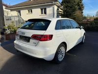 Gebraucht Audi A3 Ambiente 122 PS (89 kW) 2013 Gletscherweiss metallic Kleinwagen