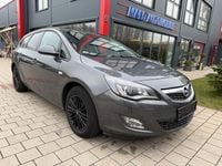Gebraucht Opel Astra Edition 131 PS (96 kW) 2012 Grau Kombi