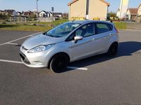 Gebraucht Ford Fiesta 82 PS (60 kW) 2010 Silber Kleinwagen