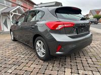 Gebraucht Ford Focus Titanium 150 PS (110 kW) 2021 Magneticgrau (metallic) Limousine