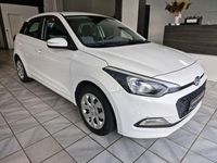 Gebraucht Hyundai i20 Classic 75 PS (55 kW) 2016 Weiß Limousine