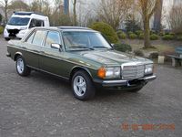 Gebraucht Mercedes E230 136 PS (100 kW) 1983 Grün Limousine