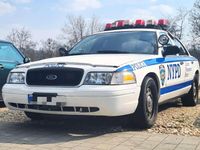 Second-hand Ford Crown 242 CP (177 kW) 2007 Alb Berlinǎ