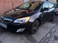 Gebraucht Opel Astra 110 PS (80 kW) 2012 Schwarz Kombi