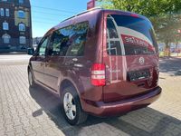 Gebraucht VW Caddy Trendline 102 PS (75 kW) 2012 Rot Van / Kleinbus