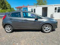 Gebraucht Ford Fiesta Celebration 101 PS (74 kW) 2017 Grau Kleinwagen